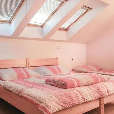 One-bedroom In 아파트 미쿨로프